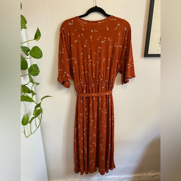 Plus Size - Rust-Red Floral Faux-Wrap Dress - Picture 2 of 4